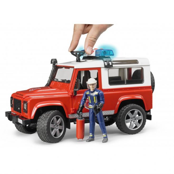 Bruder Hasičské auto Land Rover s figurkou