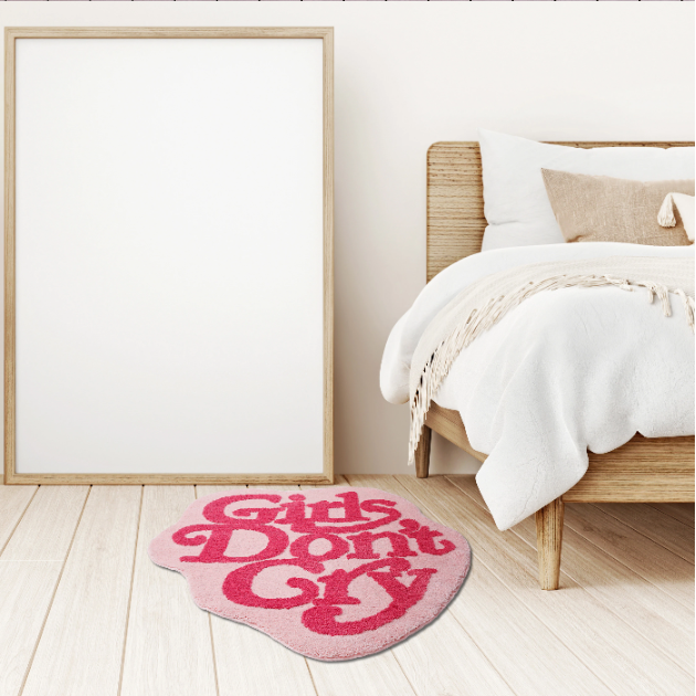 Dekorační měkký koberec "Girl's don't cry" 80 x 80 cm - růžový