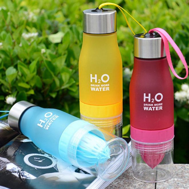 H2O WATER: Detoxikační láhev s ovocným nálevem