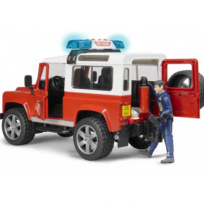 Bruder Hasičské auto Land Rover s figurkou