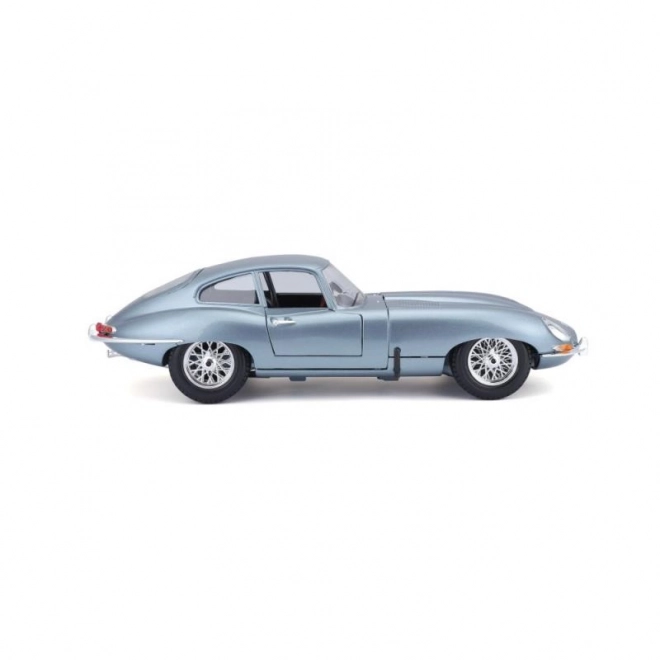 Bburago 1:18 Jaguar E Coupe Metalic Silver Blue