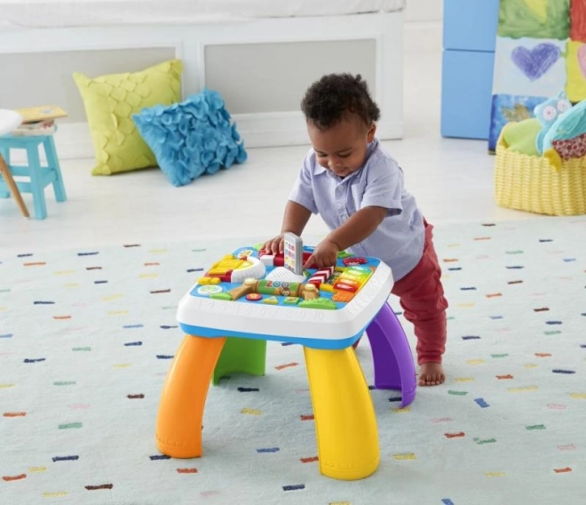 Pejskův stoleček Smart Stages od Fisher-Price