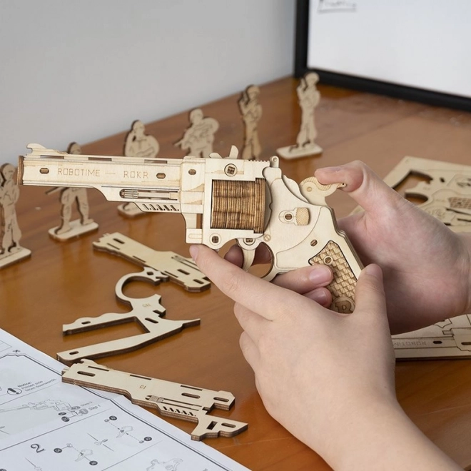 RoboTime 3D dřevěné mechanické puzzle Revolver Corsac