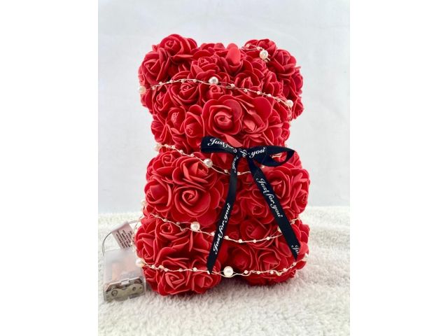 Valentýnský červený medvídek z růží s LED světýlky - 25 cm