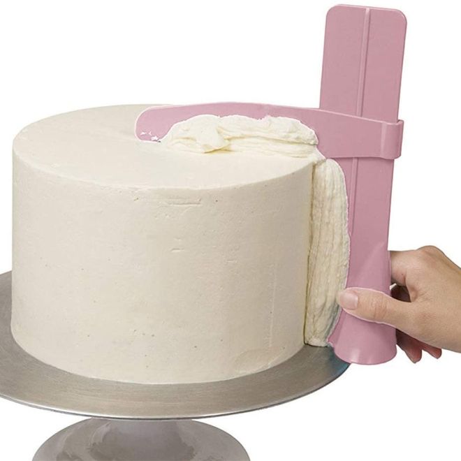 Nastavitelná stěrka na dortový krém