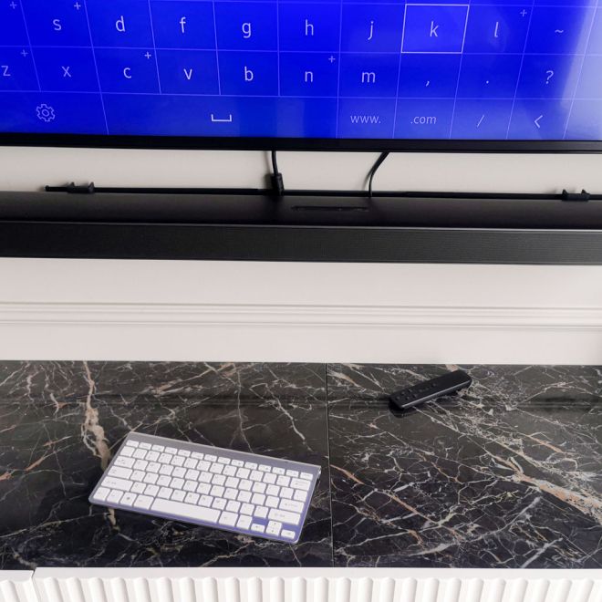 Bezdrátová klávesnice Smart TV stříbrná