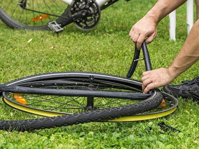 Cyklistická duše 24 palců s automobilovým ventilkem