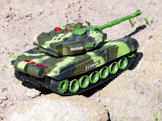 RC tank na dálkové ovládání 2,4 GHz lesní kamufláž