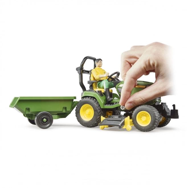 Bruder Zahradní traktor John Deere X949 se zahradníkem