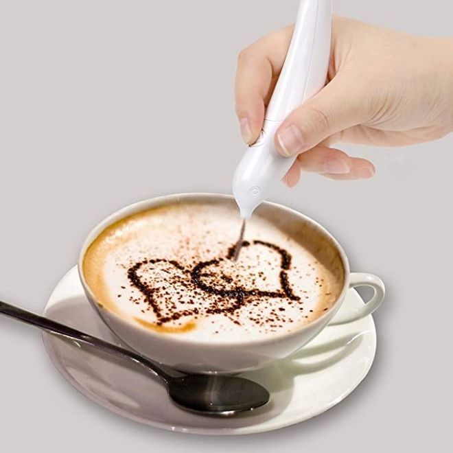 Dekorační pero ke zdobení kávy