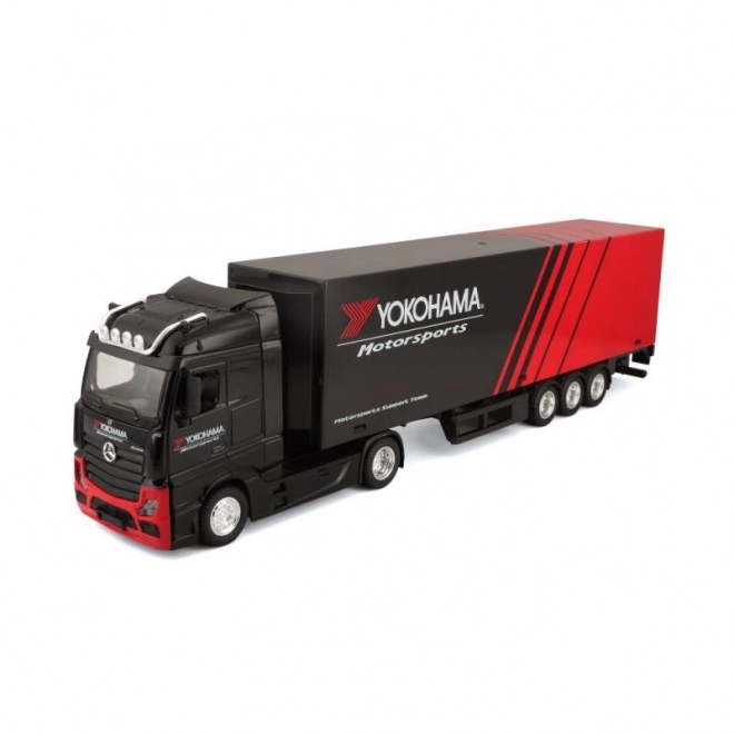 Bburago Auto 1:43 MB Actros Gigaspace / Trailer - Yokohama 39 cm